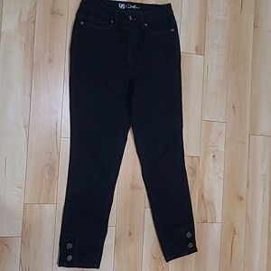 DG2 women's size 2 black jeans